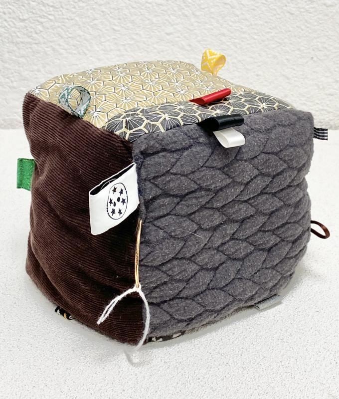 CUBE D'ÉVEIL SIX STARS